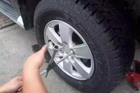 想让轮胎多跑2万公里？这几招你得先学会！