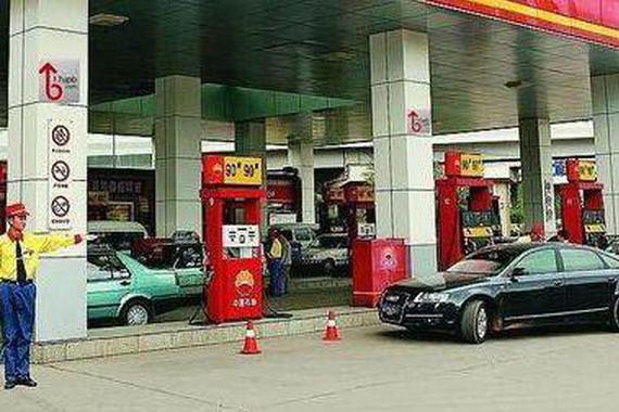 加“半箱油”还是“一箱油”，哪种对车好