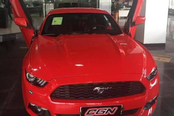 福特野马爆改剪刀门，完爆400万兰博基尼！