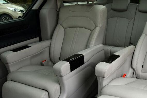 新华社记者还特别喜欢在车里干这些……