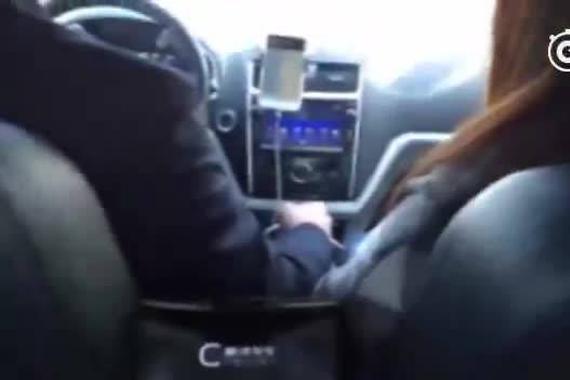 视频：专车司机拒载！只因乘客要飞韩国