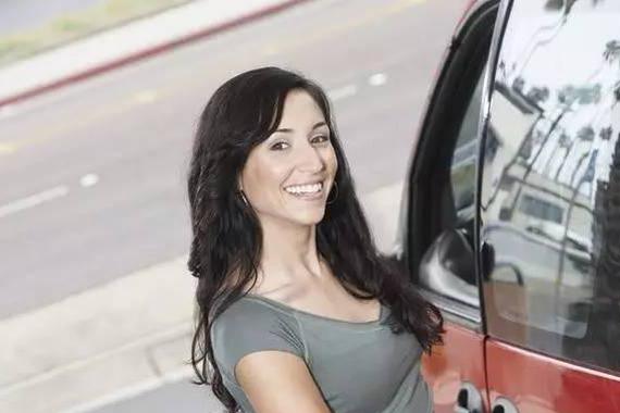 这功能可省油20%，但中国车主上车就关掉它