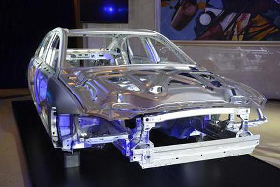 车轻和车重，到底哪个更安全？