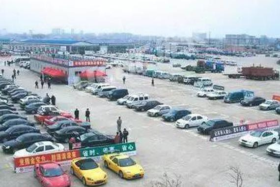 年轻人的第一台车，是选新车还是二手车？