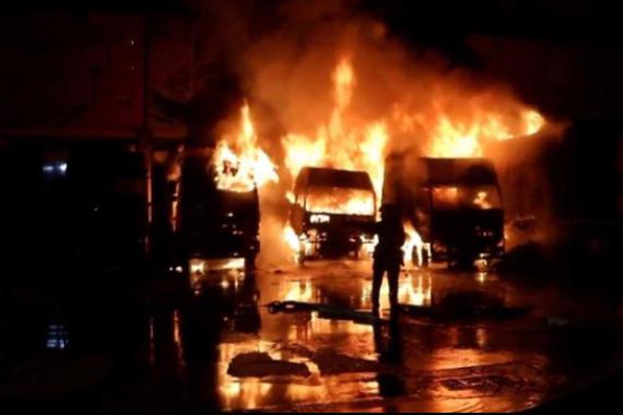 视频：5货车起火,几十万元海鲜烧光