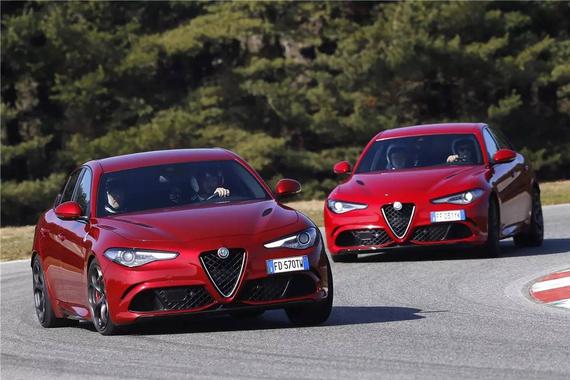 热辣的Alfa Romeo Giulia 952车迷失望吗
