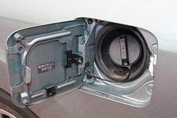 油箱你清洗过吗？长期不保养，会增加油耗