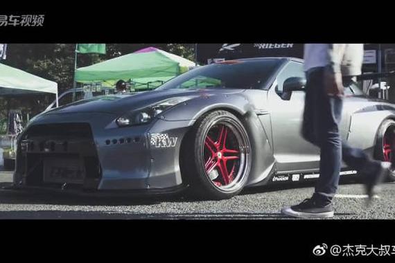 东京改装车派对 老款法拉利低调现身
