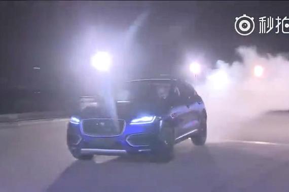 视频：李治廷对手，以F-PACE撩女主持人