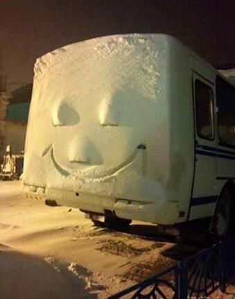 每日趣图|公交上遇到这一幕 你让我情何以堪