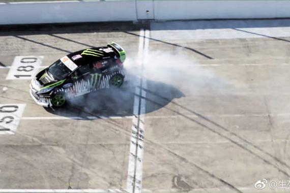 视频：福特嘉年华WRC赛车精彩漂移秀