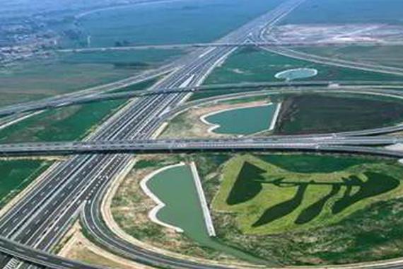 高速公路上不装路灯，你知道为什么吗？