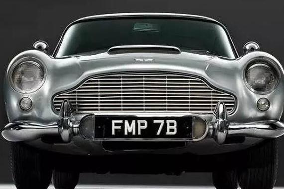 国民英雄换女人比谁都快，却始终对它专一