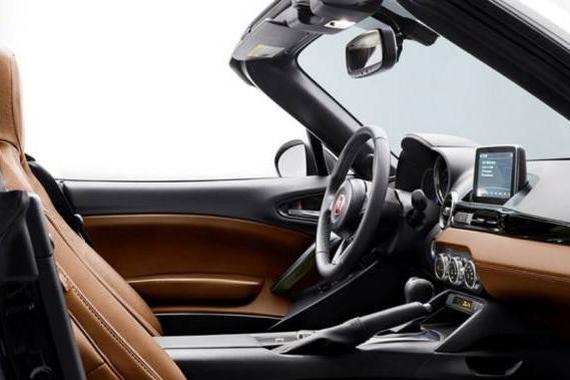 这款敞篷车和法拉利、兰博基尼师出同门