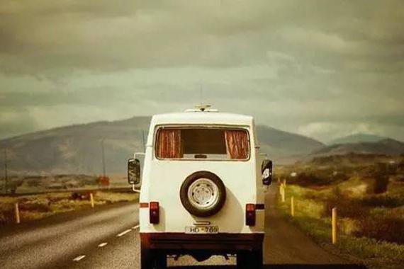 公路电影看多了，只要是辆车就能去路上浪