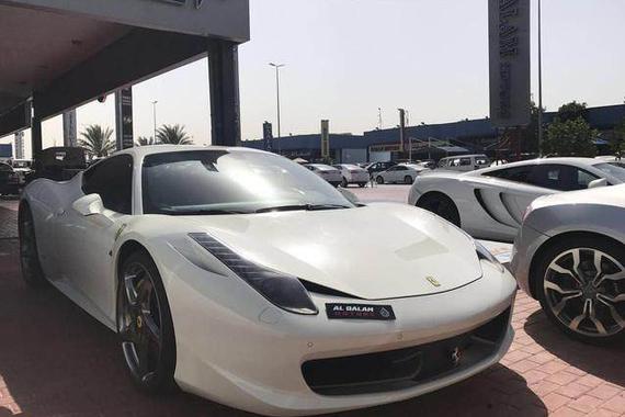 迪拜的二手车市场，都不知道选那辆了