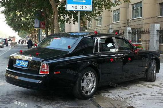 三辆顶级豪车用一个牛牌，车牌百万