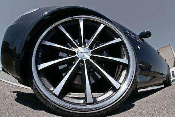 车轮花纹中的石子对汽车有哪些影响？