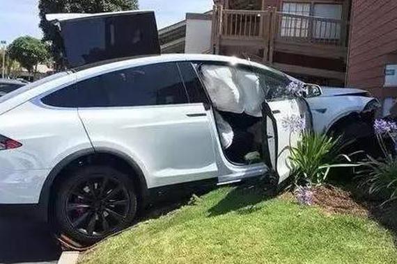 多久之后能实现？你在车上耍，汽车自己跑