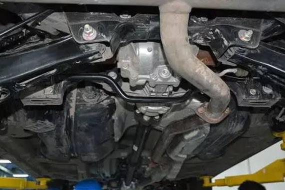 实拍拆解荣威RX5，结果竟有惊人发现！