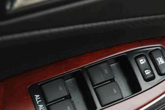 车窗防夹手功能你为何夹住了我的手