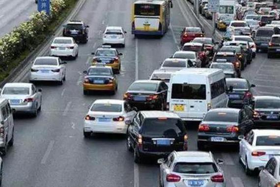 开车老被加塞？其实是你自己的问题！