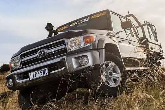 对比丰田LC79和奔驰G300皮卡