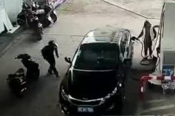 视频：加油站监控摄像！做了坏事还想跑？