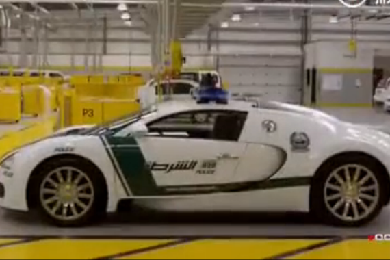 视频：迪拜又买警车 拿下世界上最快警车