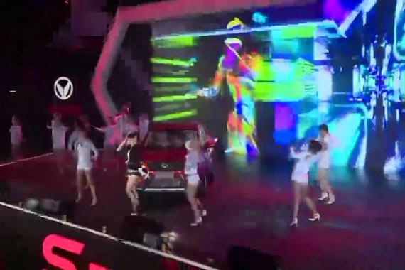 视频：王蓉为幻速S5献‘啪啪S舞’歌