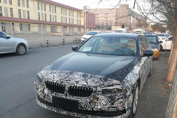 今天出门逮到了野生的伪装宝马新5系！