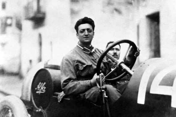 法拉利尸首被盗，300名空降兵追凶！