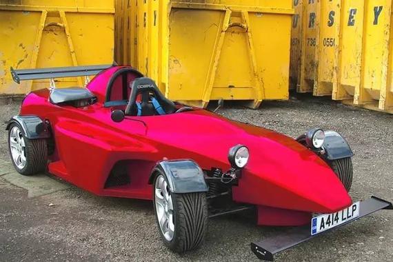 使用奥迪100部件制造的单座Kitcar