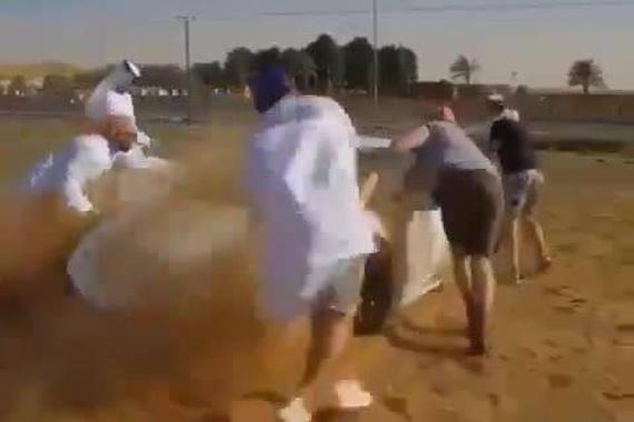 沙特土豪用兰博基尼制造“大漠风暴”