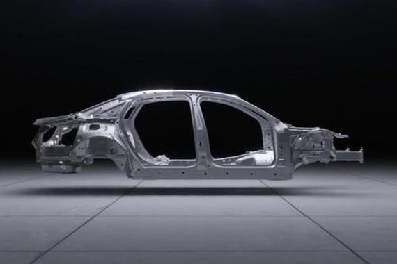 视频：奥迪A8的车身原来这么多黑科技！