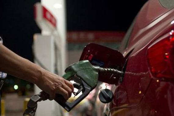 国内油价迎年内最大涨幅 92号汽油每升上调0.16元