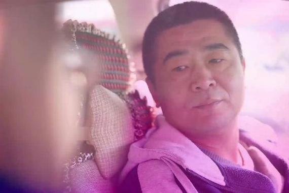 视频：经理开车送美女员工！女员工答应了