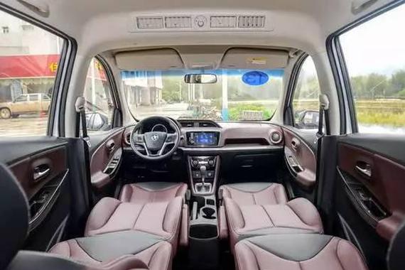 空间是亮点 启辰首款MPV-M50V上市