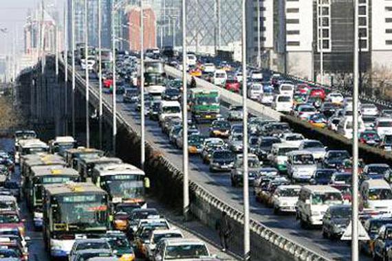 城市交通拥挤？看土豪是怎么面对堵车的