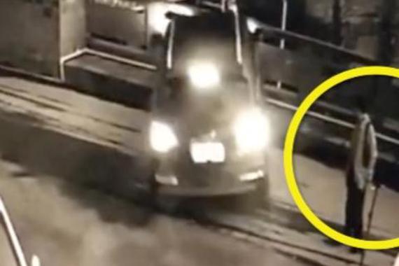 视频：男子淡定指挥！女司机驾新Q7坠桥