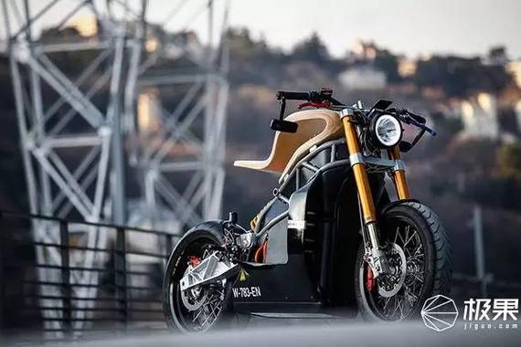 比速8都激情的摩托车！3.5秒破百！