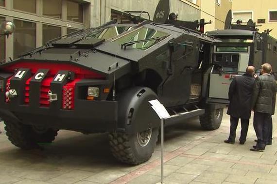 普京的非一般越野车，比装甲车还牛