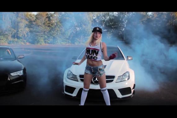 视频：奔驰AMG C63 Vs奥迪RS5漂移