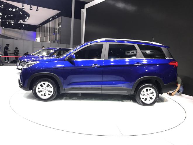 2017上海车展探馆：五菱首款7座SUV