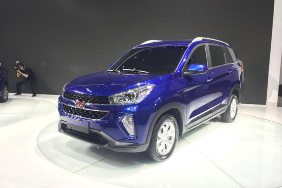 2017上海车展探馆：五菱首款7座SUV