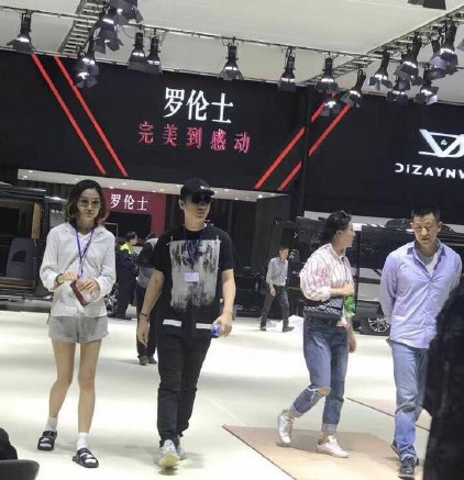 上海车展 彭于晏颜值甩了王凯几条街?