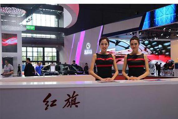特殊视角看车展 上海车展没了车模礼仪火了