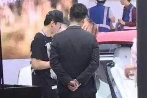 上海车展王思聪狂买两台劳斯莱斯