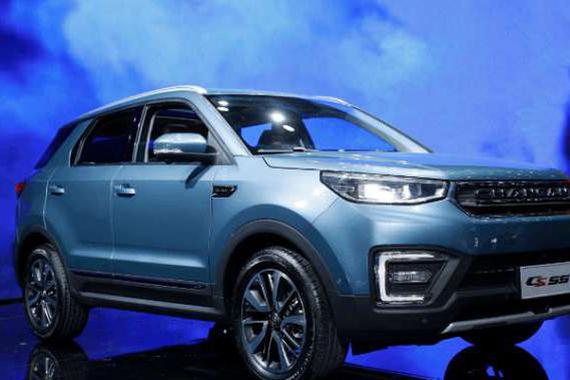 长安CS55炫色亮相上海车展 敢不同方成惊艳