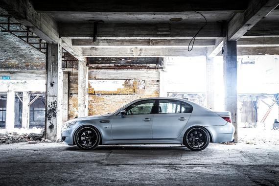 从F1到超跑之间，它是先行者亦是经典